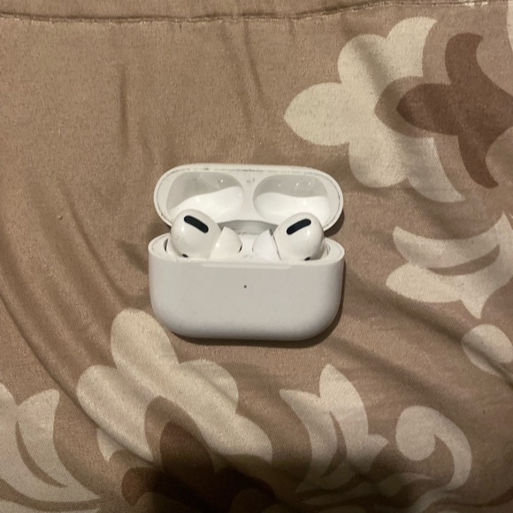 AirPods Pro Gen 2s - Picture 2 of 2